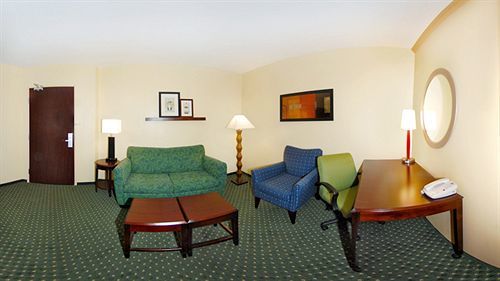 Springhill Suites Prince Frederick Eksteriør billede